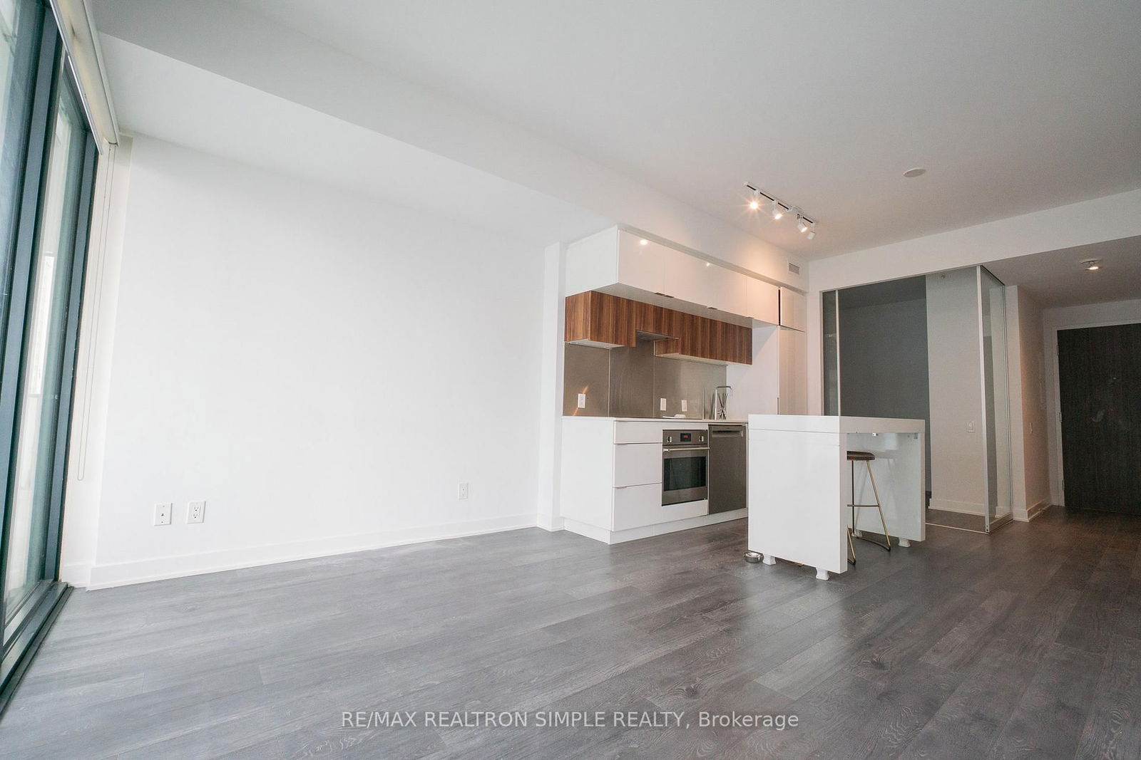 185 Roehampton Ave, unit 2301 for rent