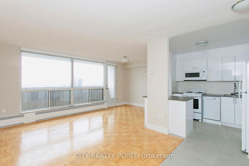 666 Spadina Ave, unit PH9 for rent