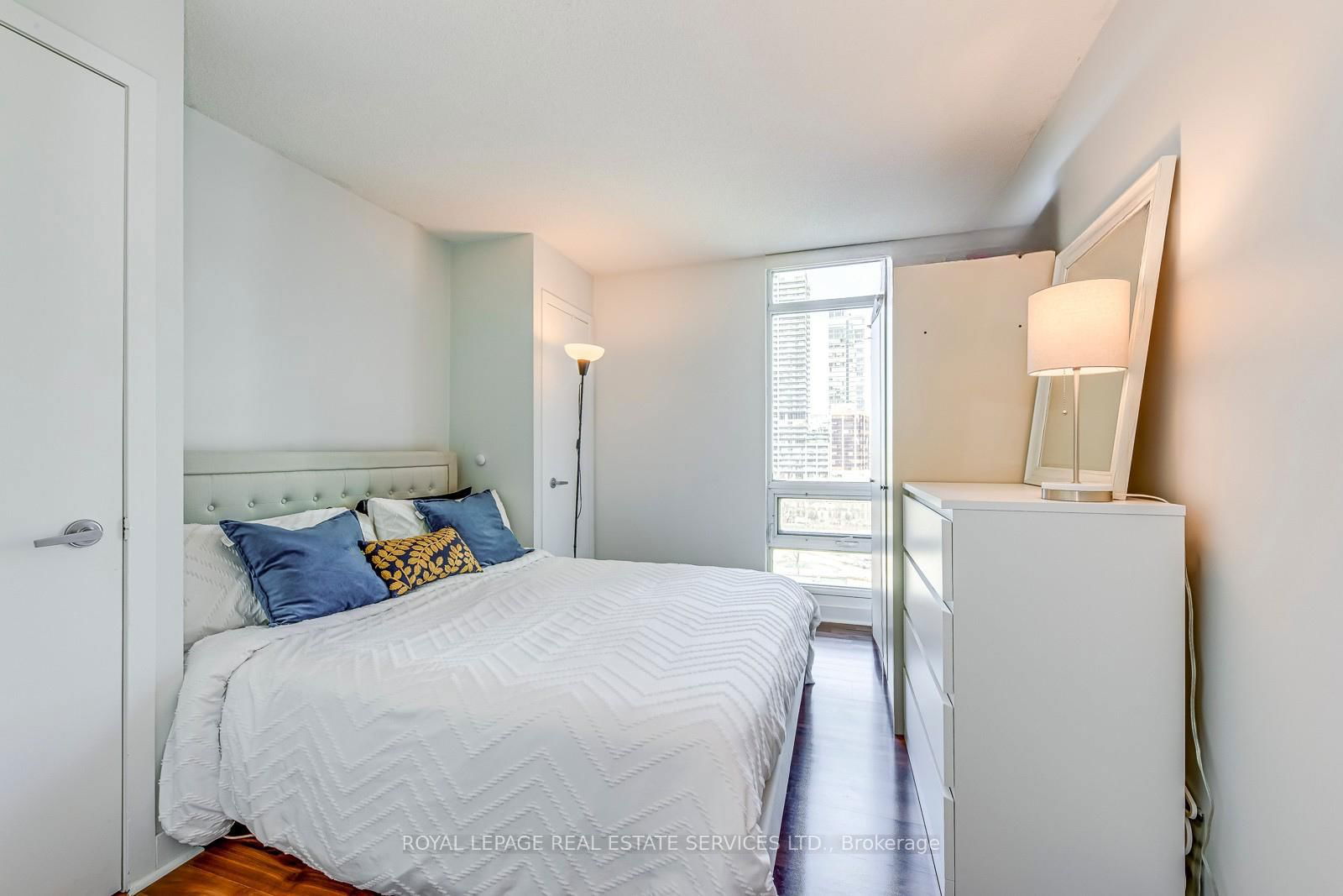 381 Front St W, unit 1203 for sale