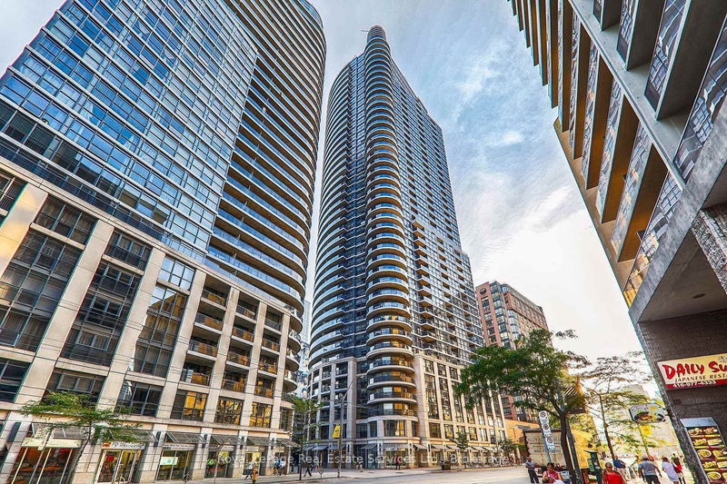 21 Carlton St, unit 905 for rent