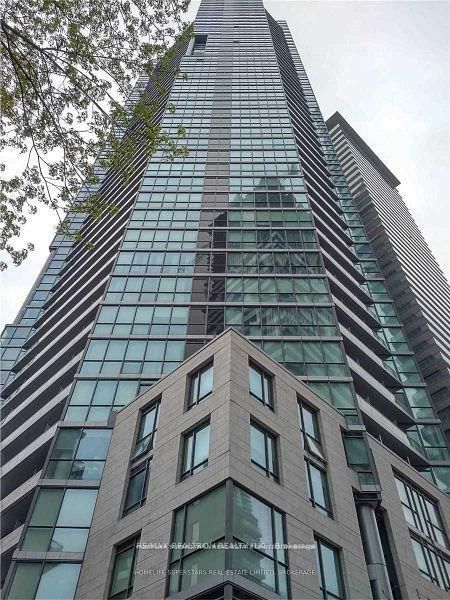 45 Charles St E, unit 1908 for rent