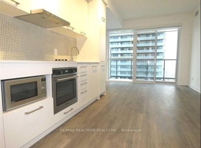 87 Peter St, unit 2310 for rent