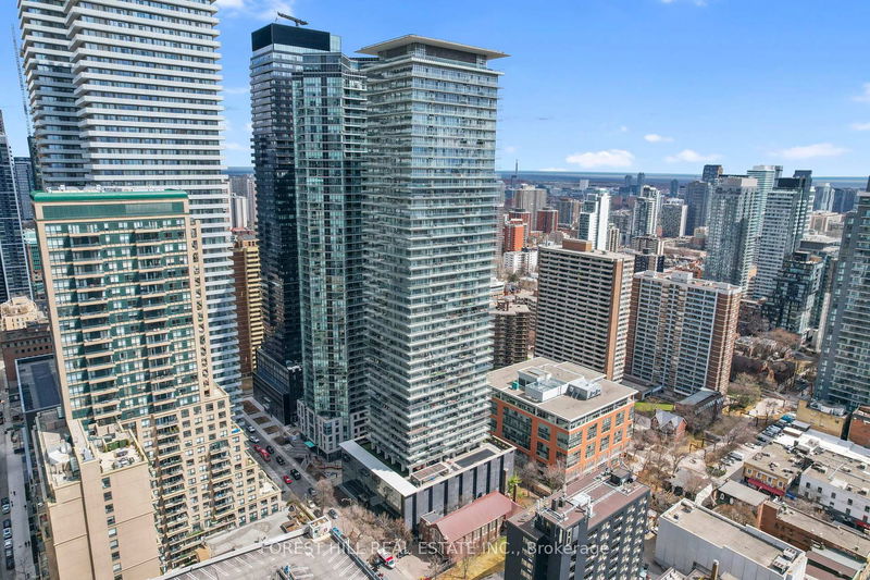 33 Charles St, unit 1101 for sale