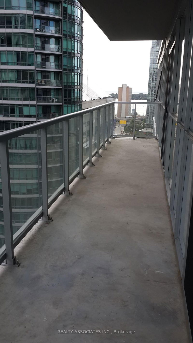 352 Front St W, unit 1601 for sale