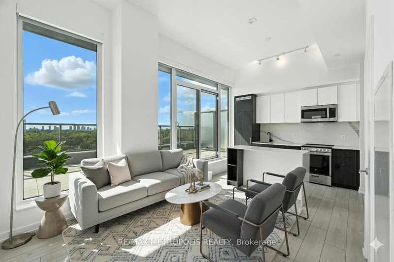 500 Dupont St, unit 815 for sale