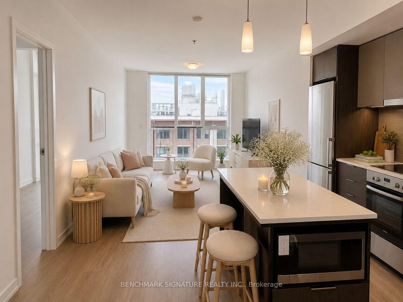 203 College St, unit 606 for sale