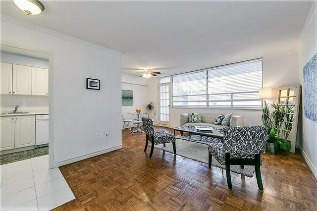 30 Gloucester St, unit 811 for sale - image #3