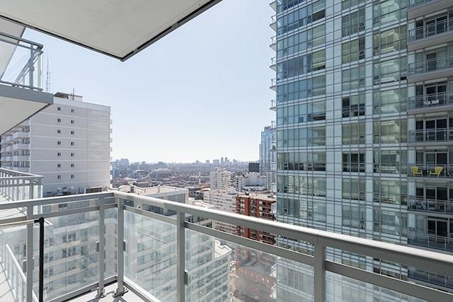 98 Lillian St, unit 2011 for sale - image #10