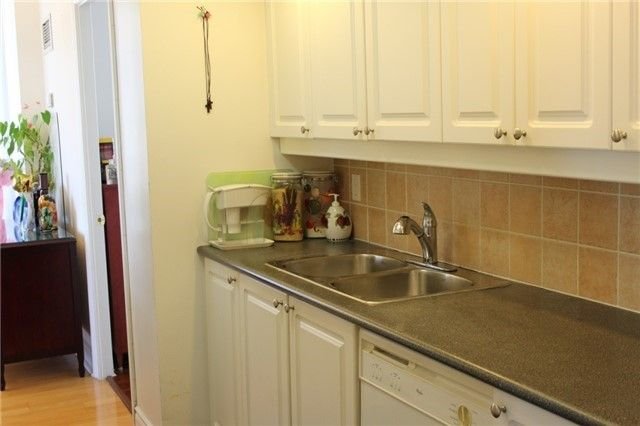 5 Northtown Way, unit 905 for rent - image #3