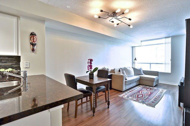 28 Harrison Garden Blvd, unit 1009 for sale - image #5