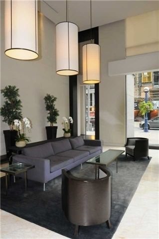 18 Yorkville Ave, unit 907 for sale - image #2