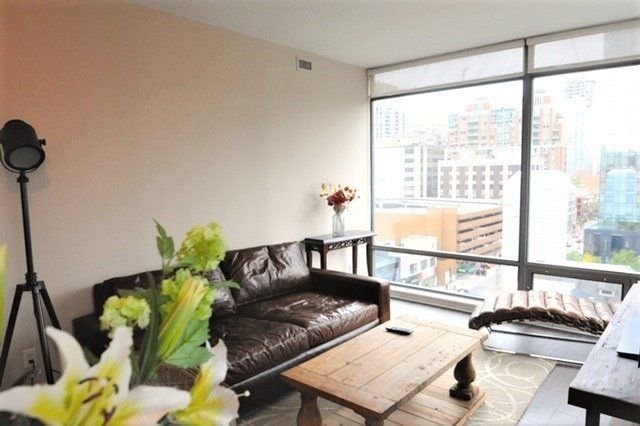 18 Yorkville Ave, unit 907 for sale - image #3