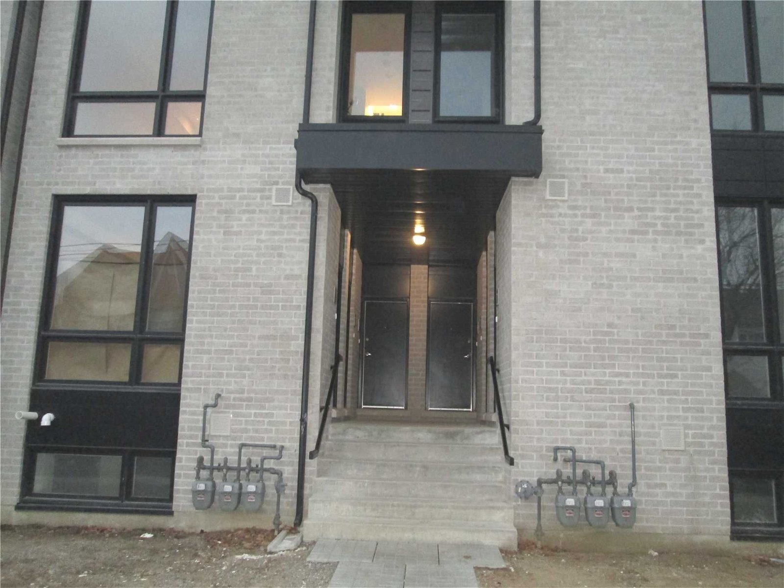 31 Florence St, unit Th9 for rent - image #2
