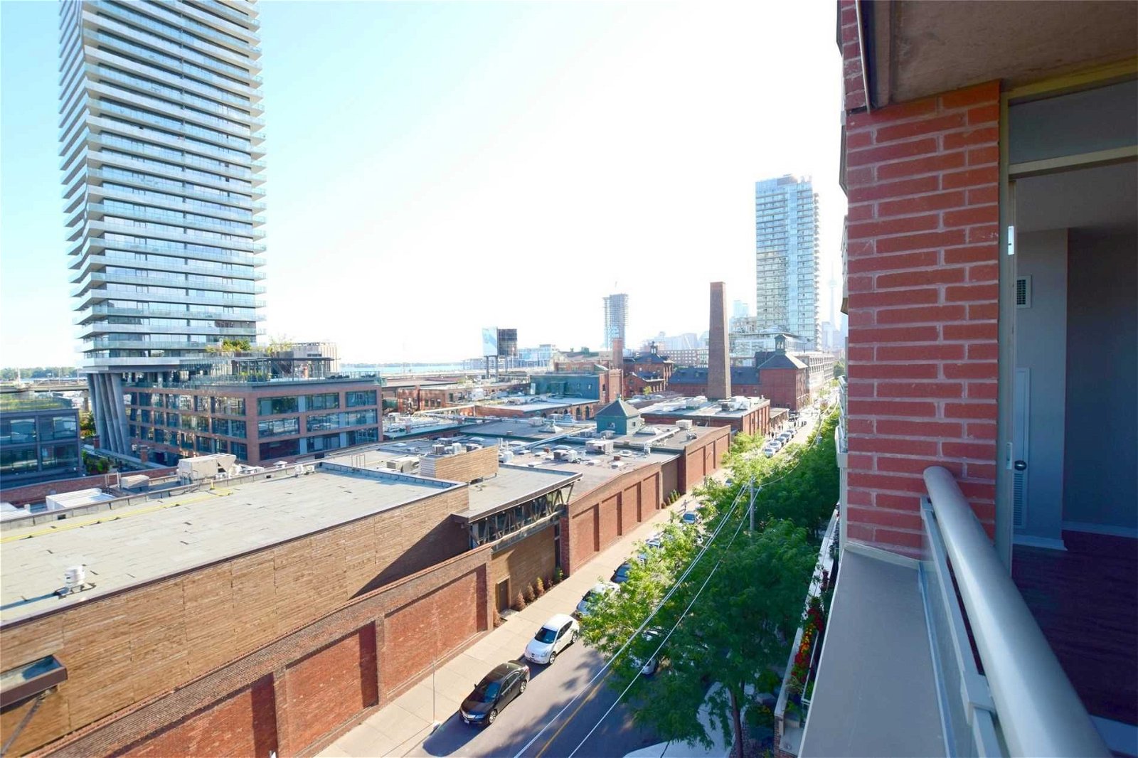80 Mill St, unit 702 for rent - image #1