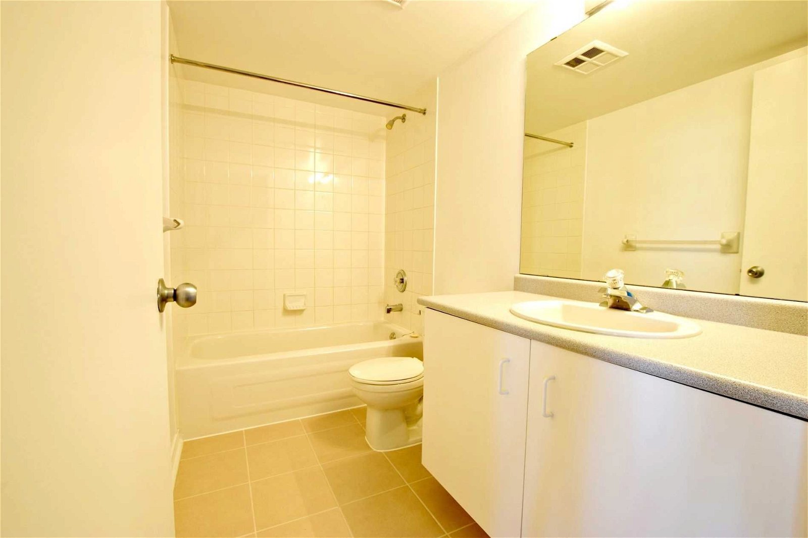 80 Mill St, unit 702 for rent - image #7