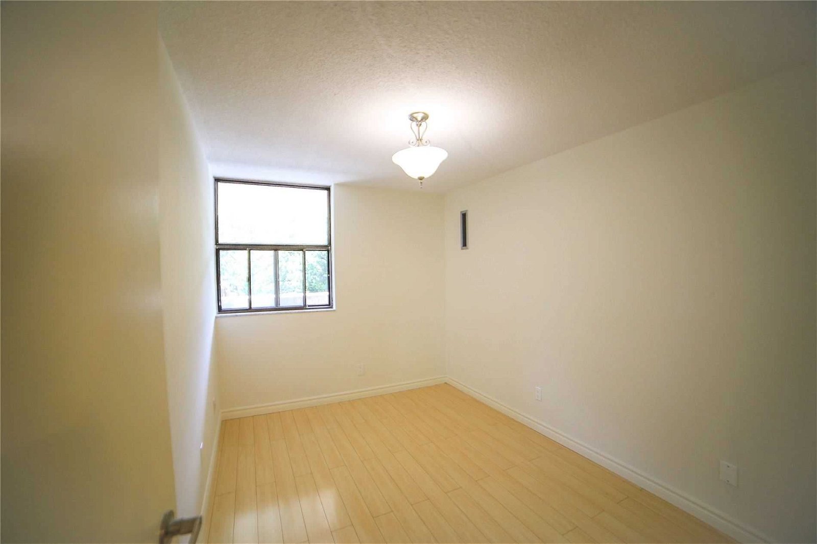 10 Tangreen Crt, unit 204 for sale - image #11