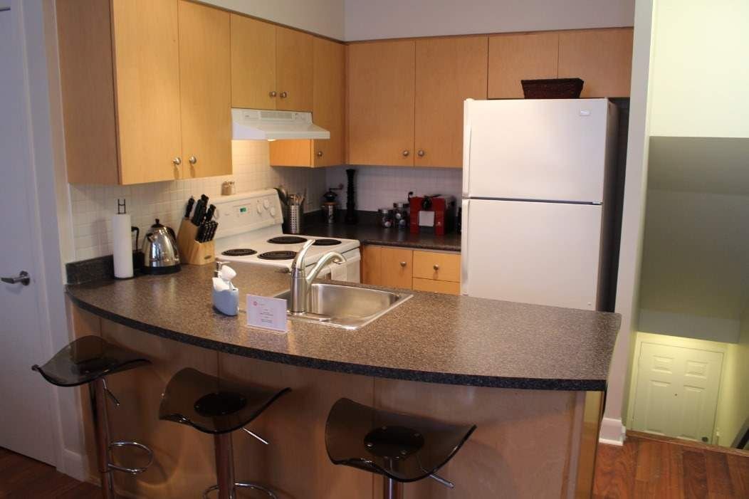 415 Jarvis St, unit 370 for rent - image #4