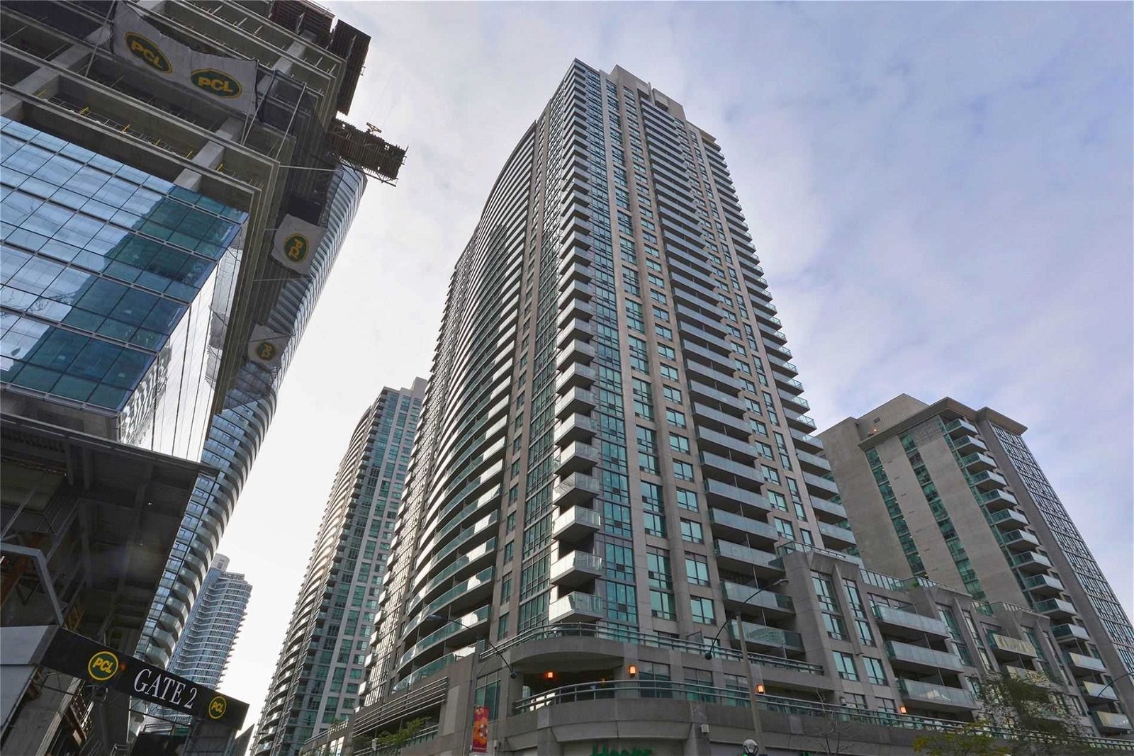 30 Grand Trunk Cres, unit 2711 for rent - image #1