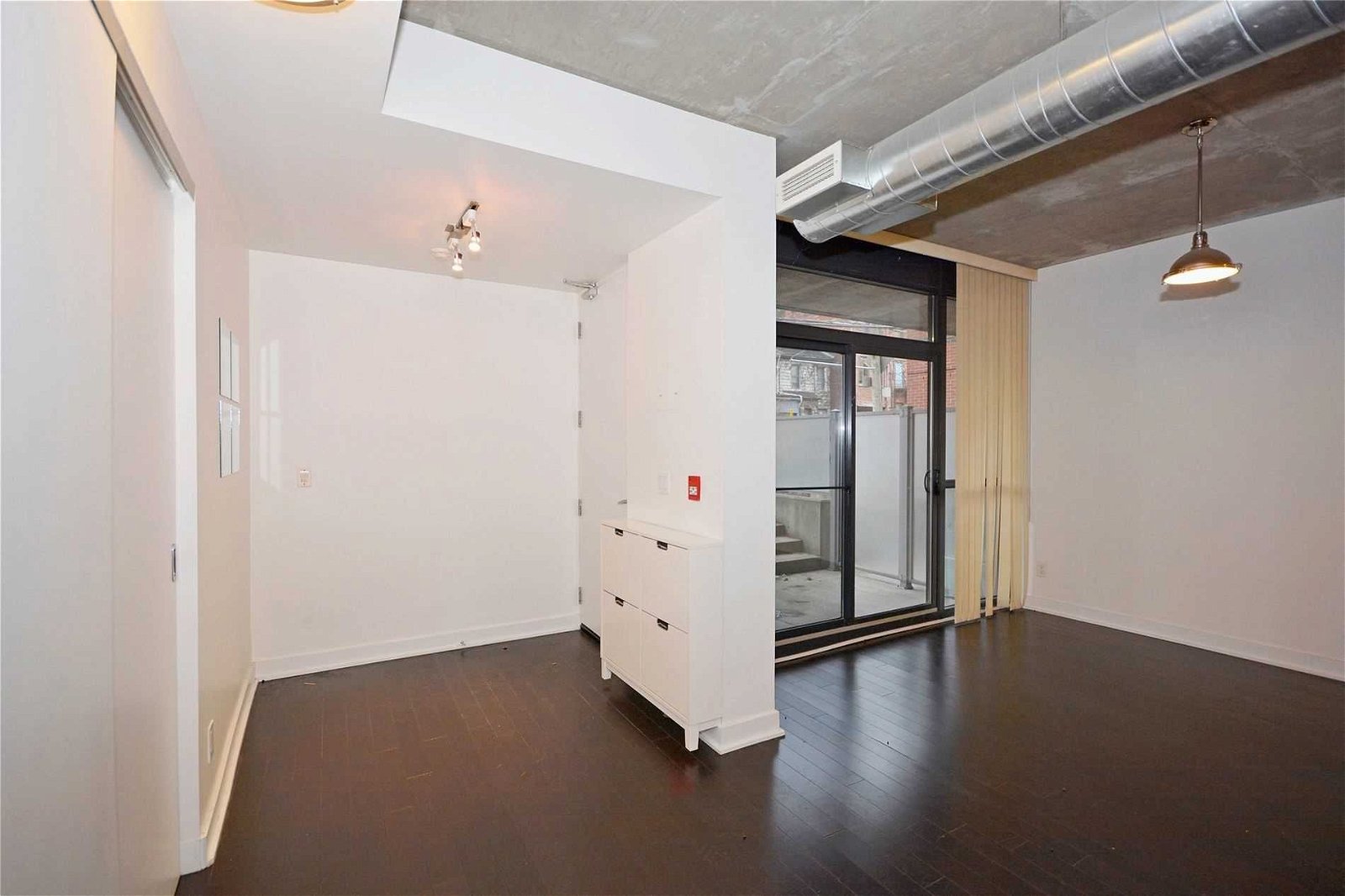 64 Niagara St, unit 106 for rent - image #3