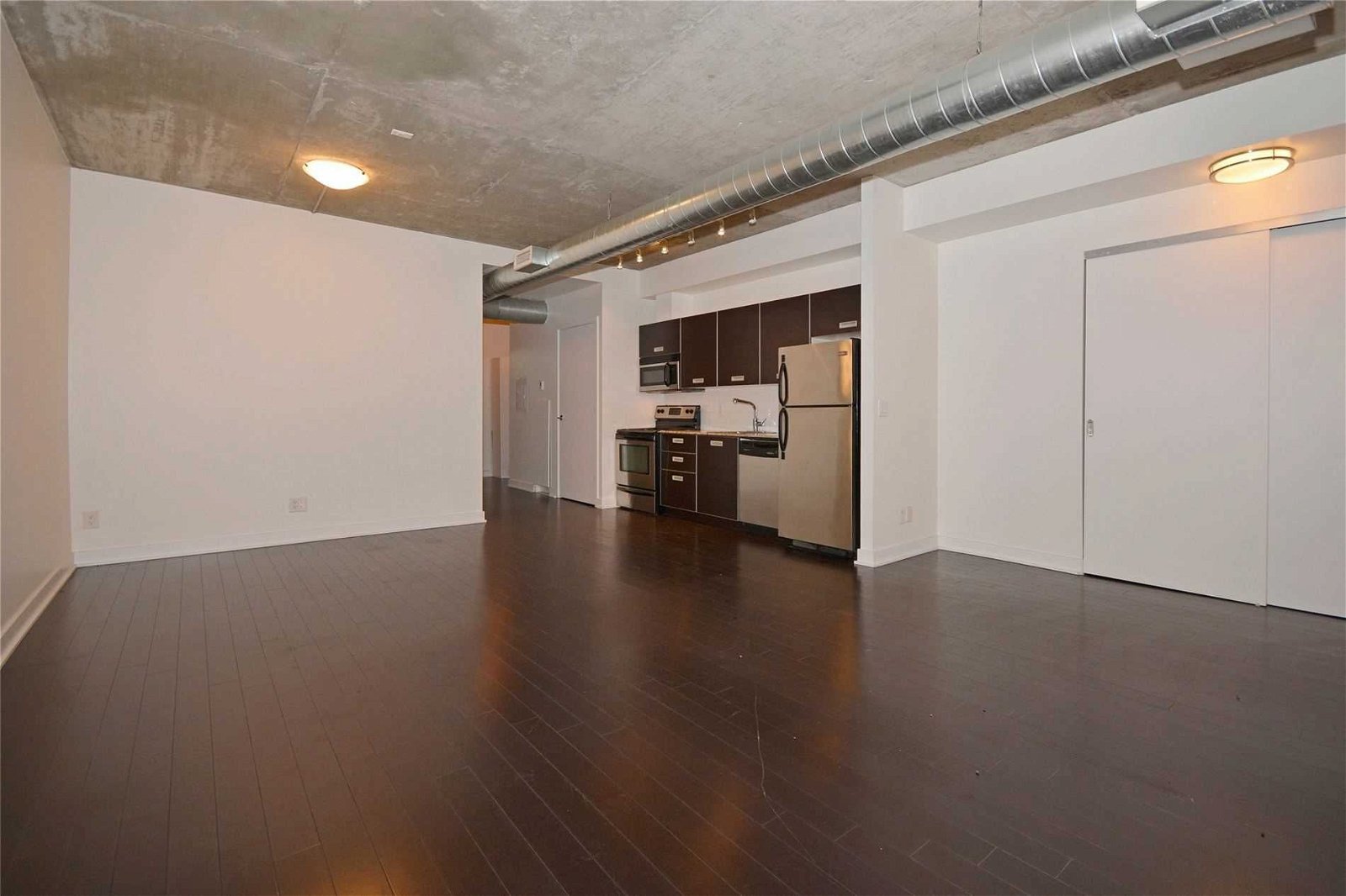 64 Niagara St, unit 106 for rent - image #4