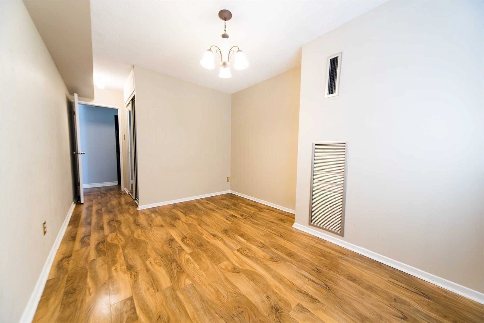 10 Tangreen Crt, unit 1307 for sale - image #8