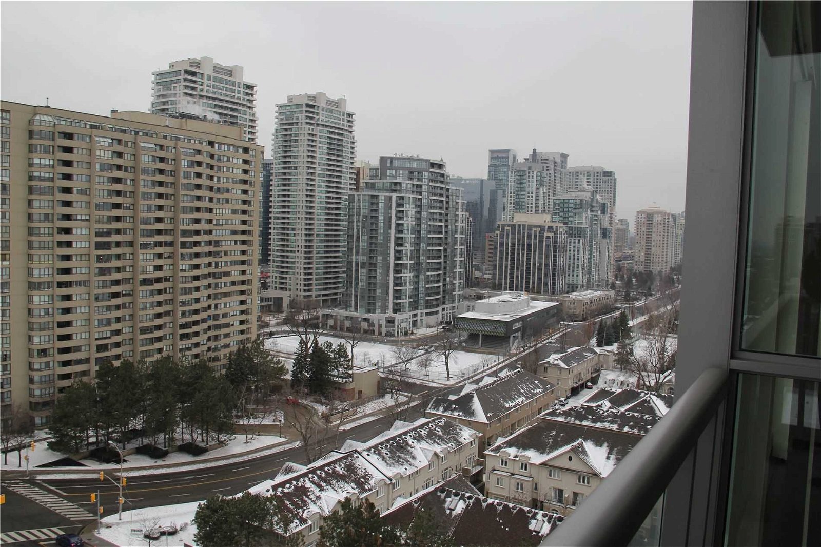 88 Sheppard Ave E, unit 1705 for rent - image #12