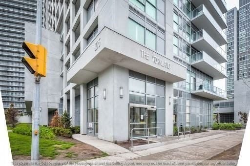 275 Yorkland Rd, unit 2704 for rent - image #2