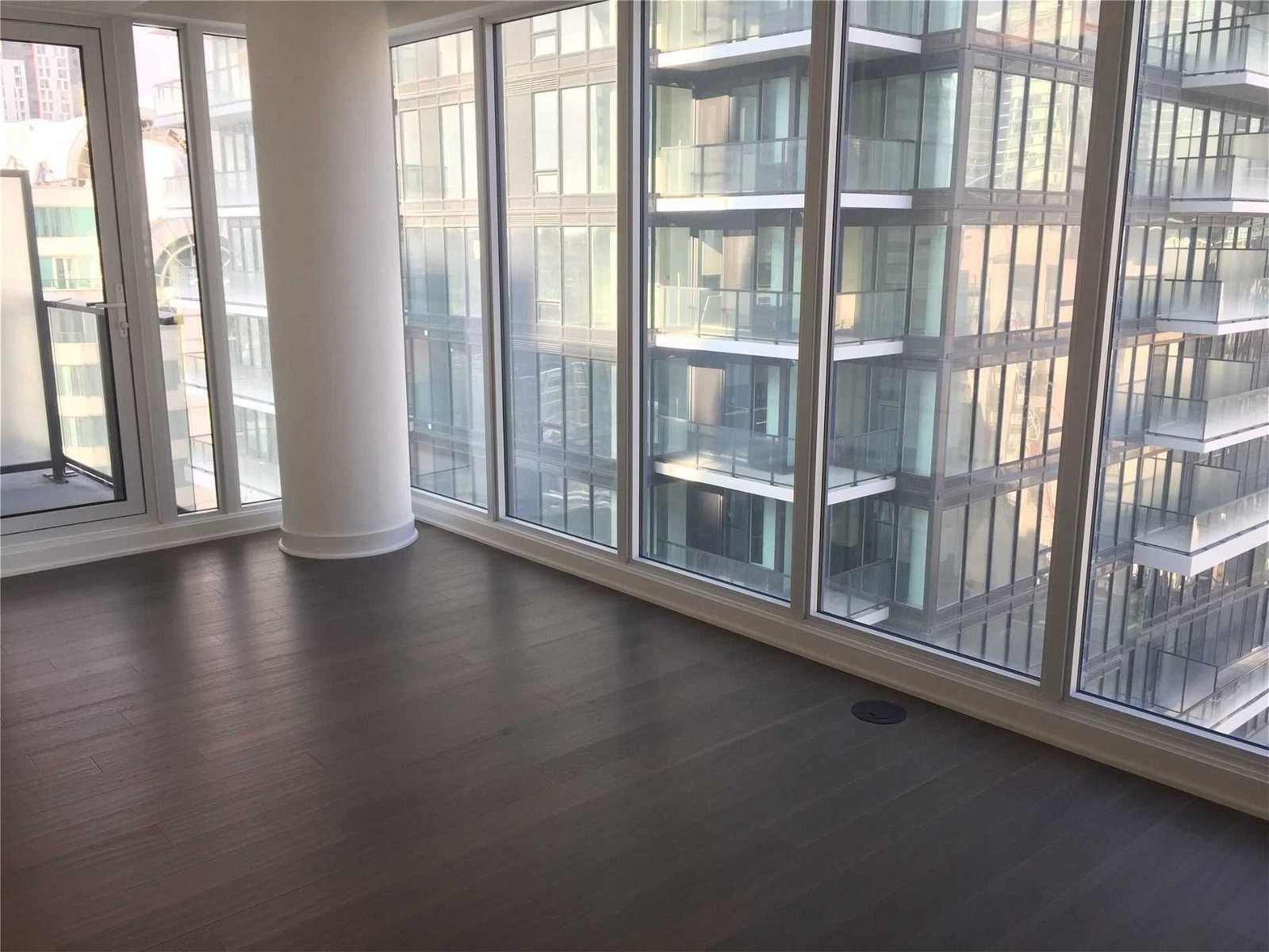 357 King St W, unit 1715 for rent - image #2