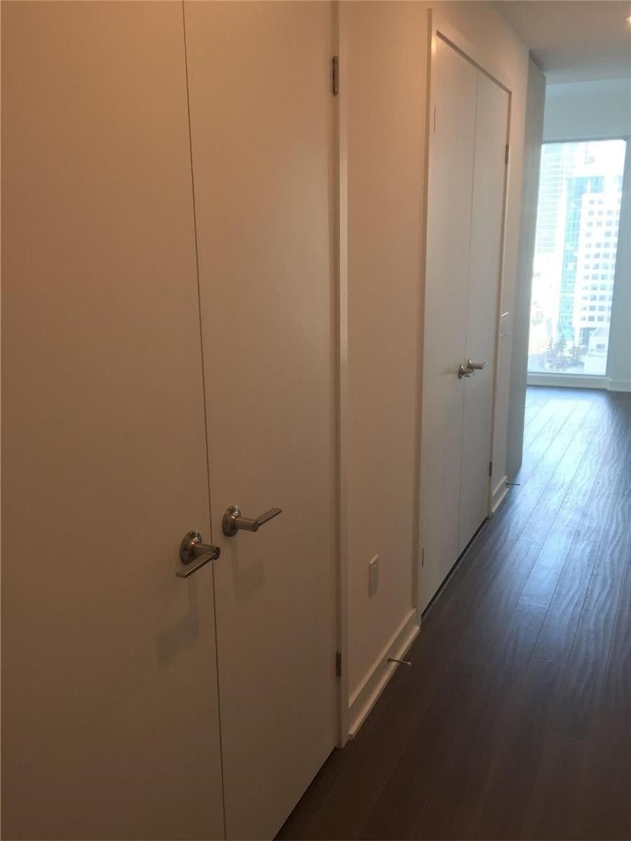 357 King St W, unit 1715 for rent - image #7
