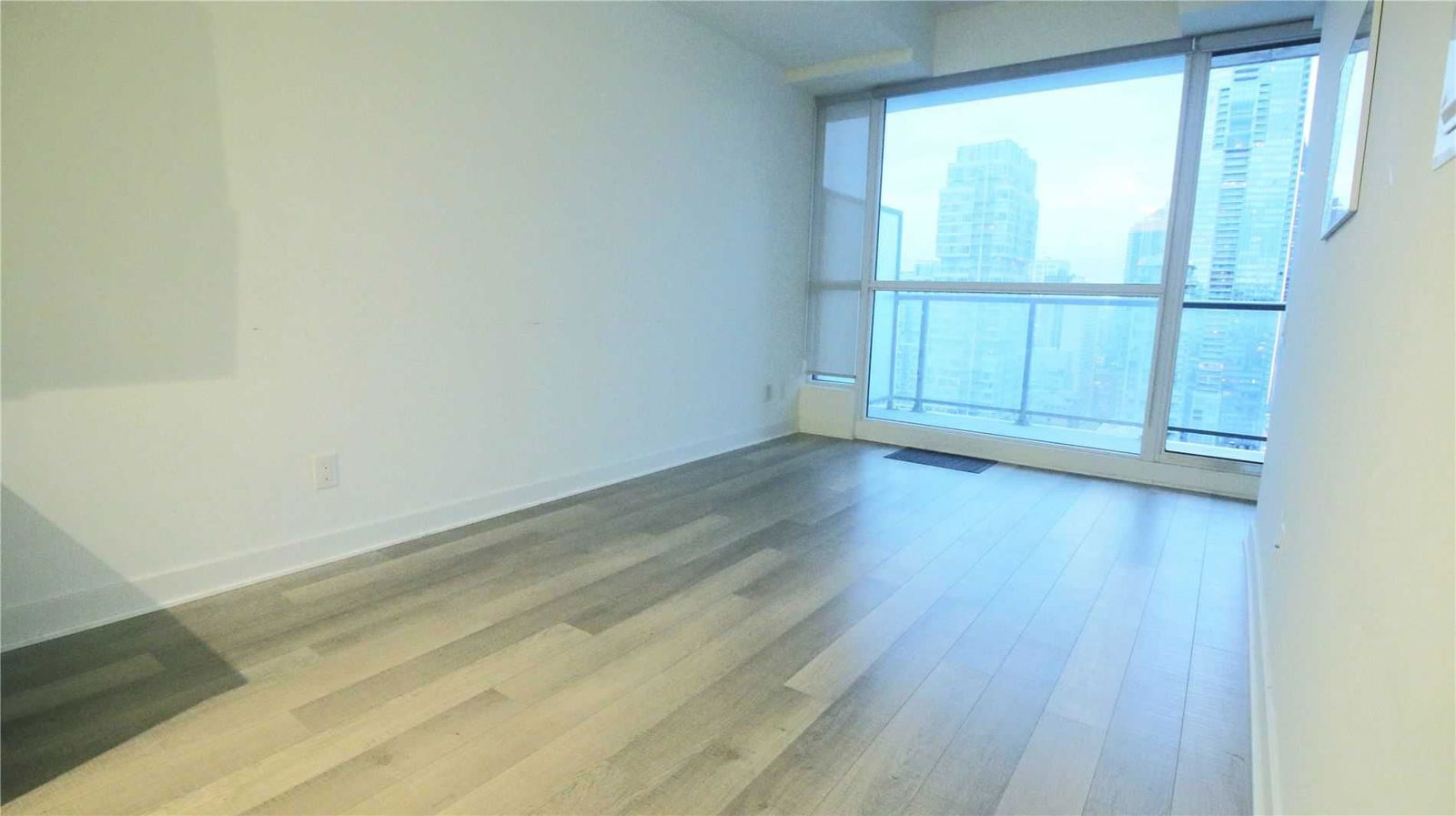 290 Adelaide St W, unit 2909 for rent