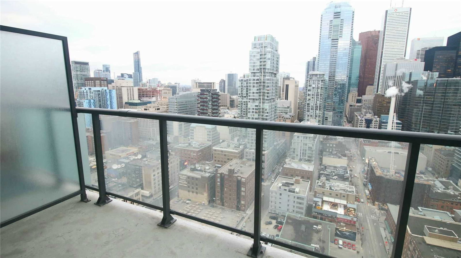 290 Adelaide St W, unit 2909 for rent