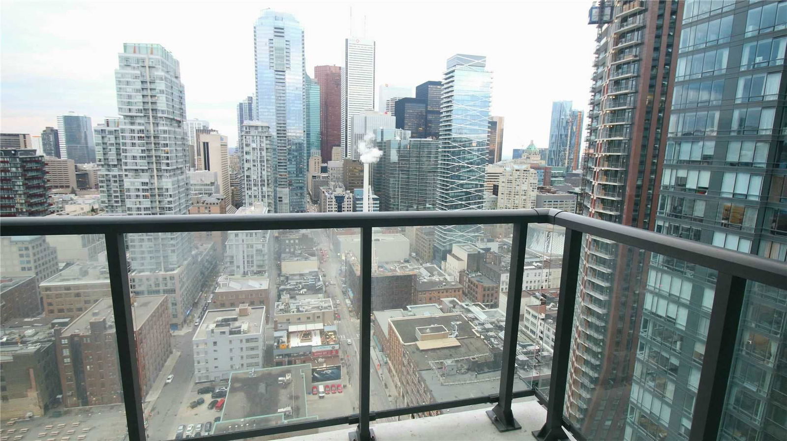 290 Adelaide St W, unit 2909 for rent