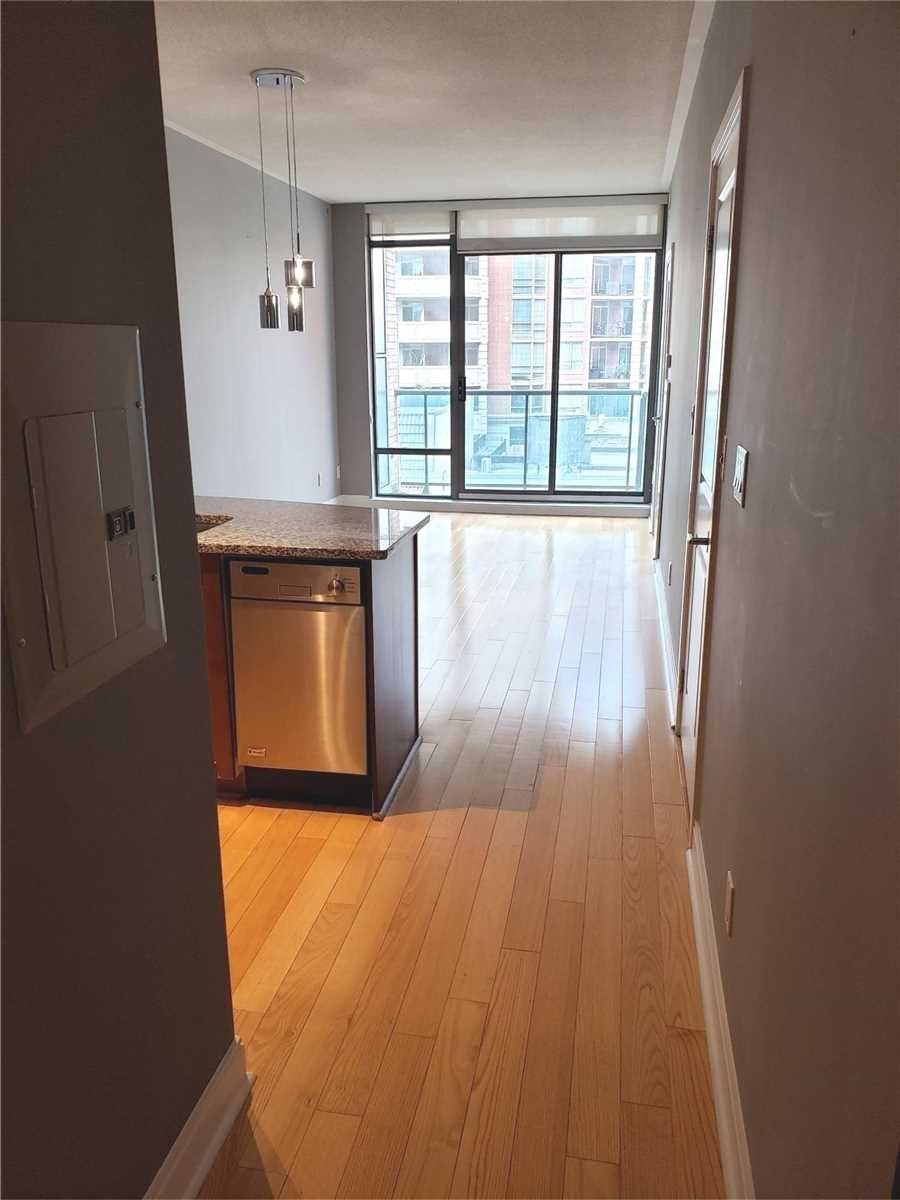 18 Yorkville Ave, unit 417 for rent - image #3