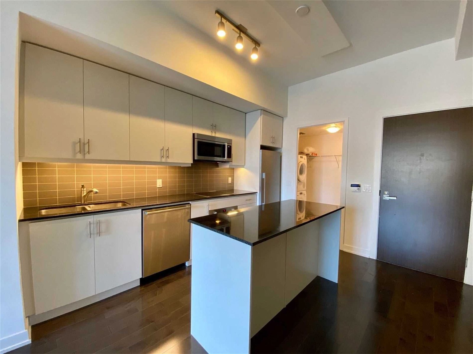 1 The Esplanade Ave, unit 601 for rent - image #8