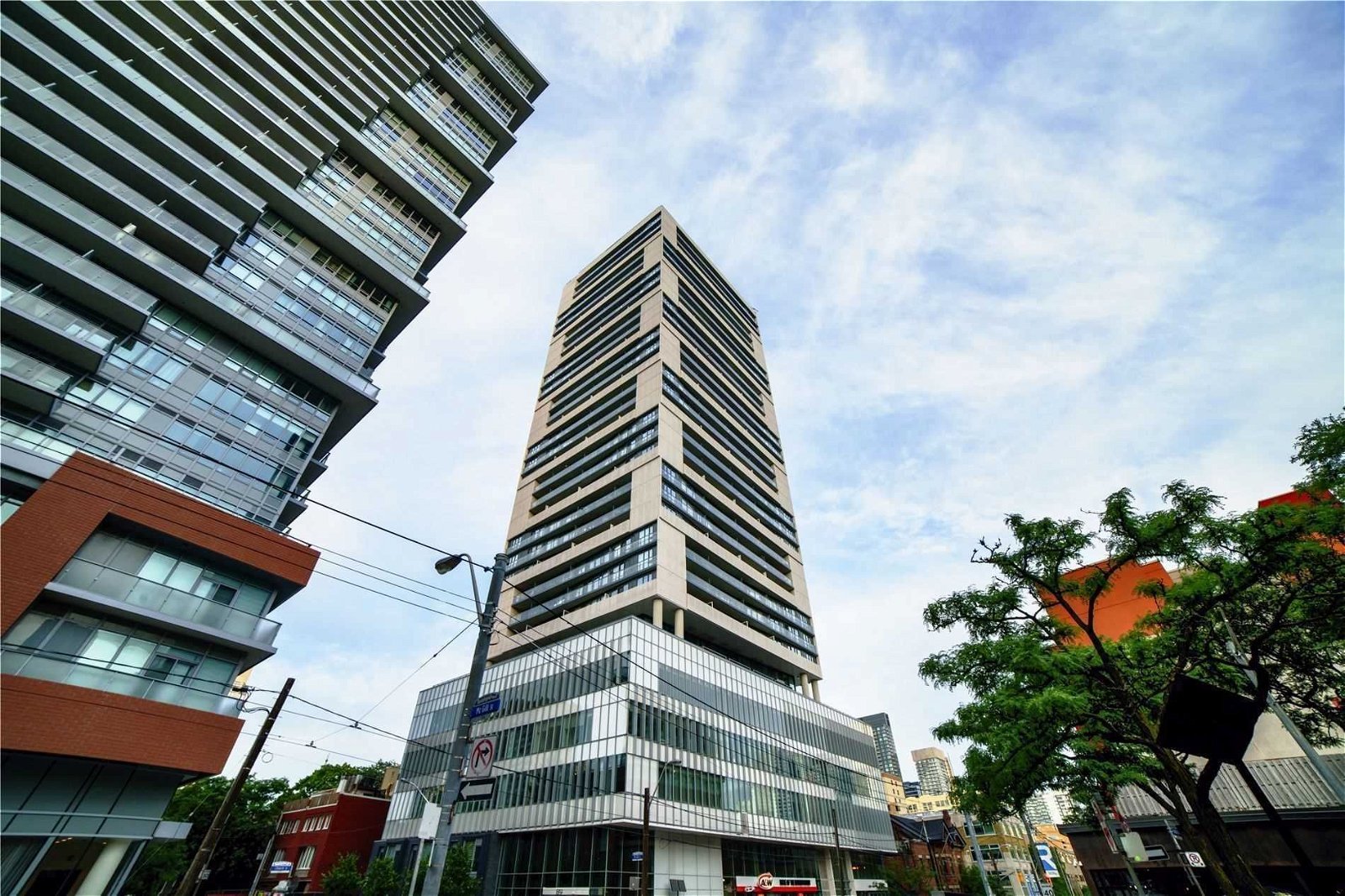 89 Mcgill St, unit 1011 for rent - image #2