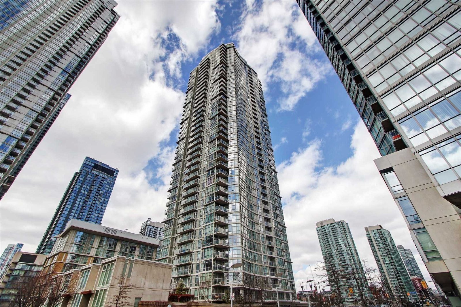 10 Navy Wharf Crt, unit 612 for rent - image #2