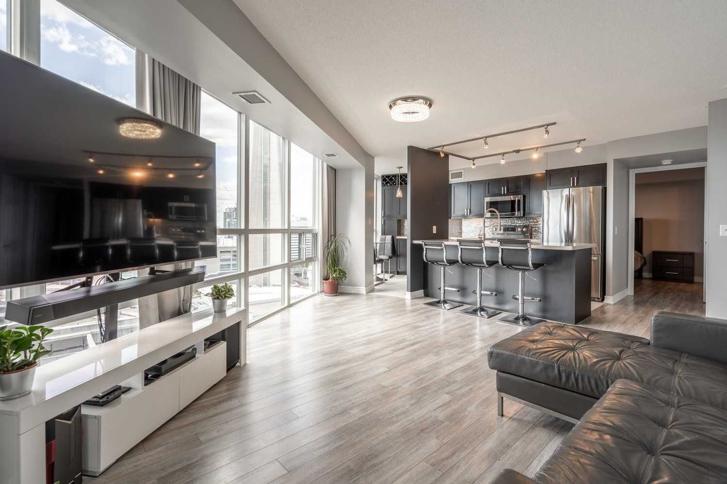 30 Grand Trunk Cres, unit 2811 for sale - image #1