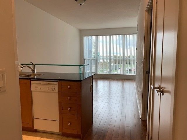 208 Queen's Quay W, unit 313 for rent - image #3