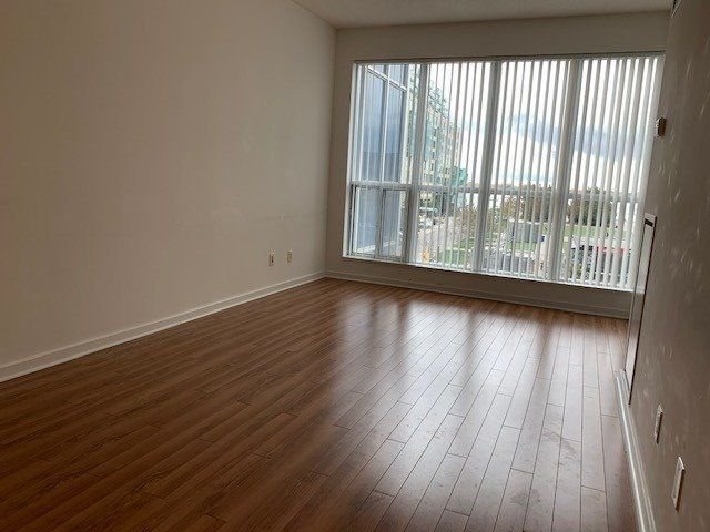 208 Queen's Quay W, unit 313 for rent - image #6