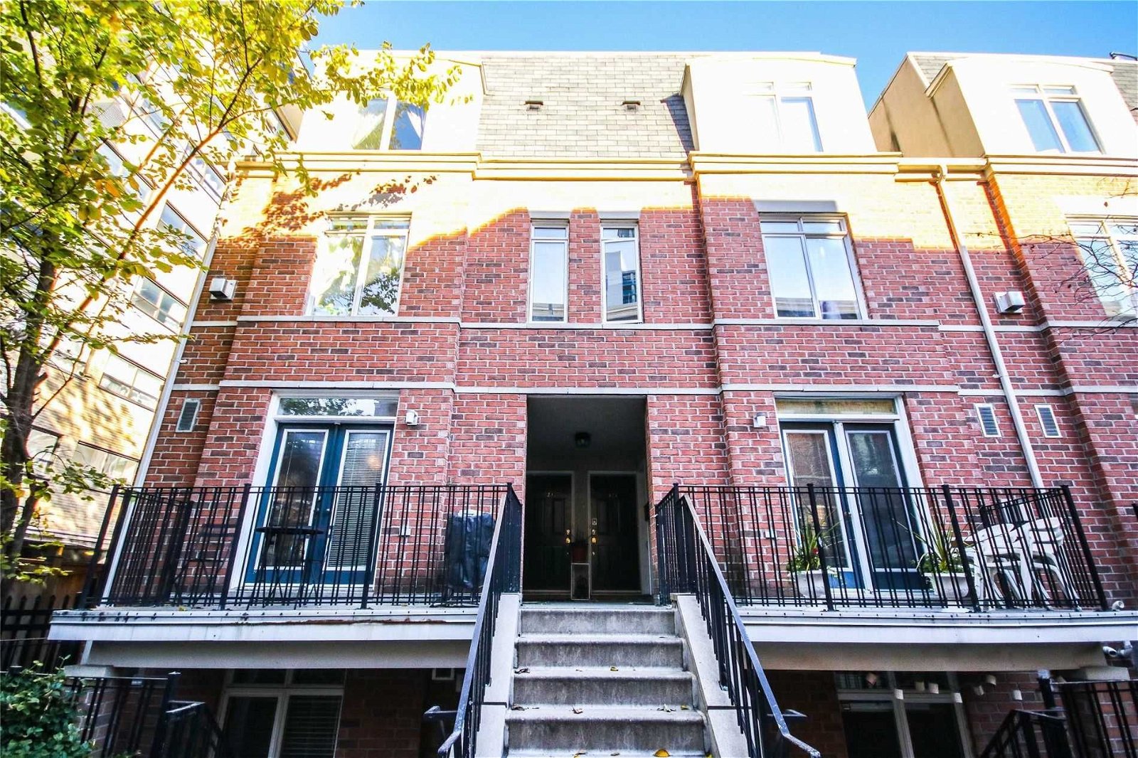 415 Jarvis St, unit 329 for rent - image #1