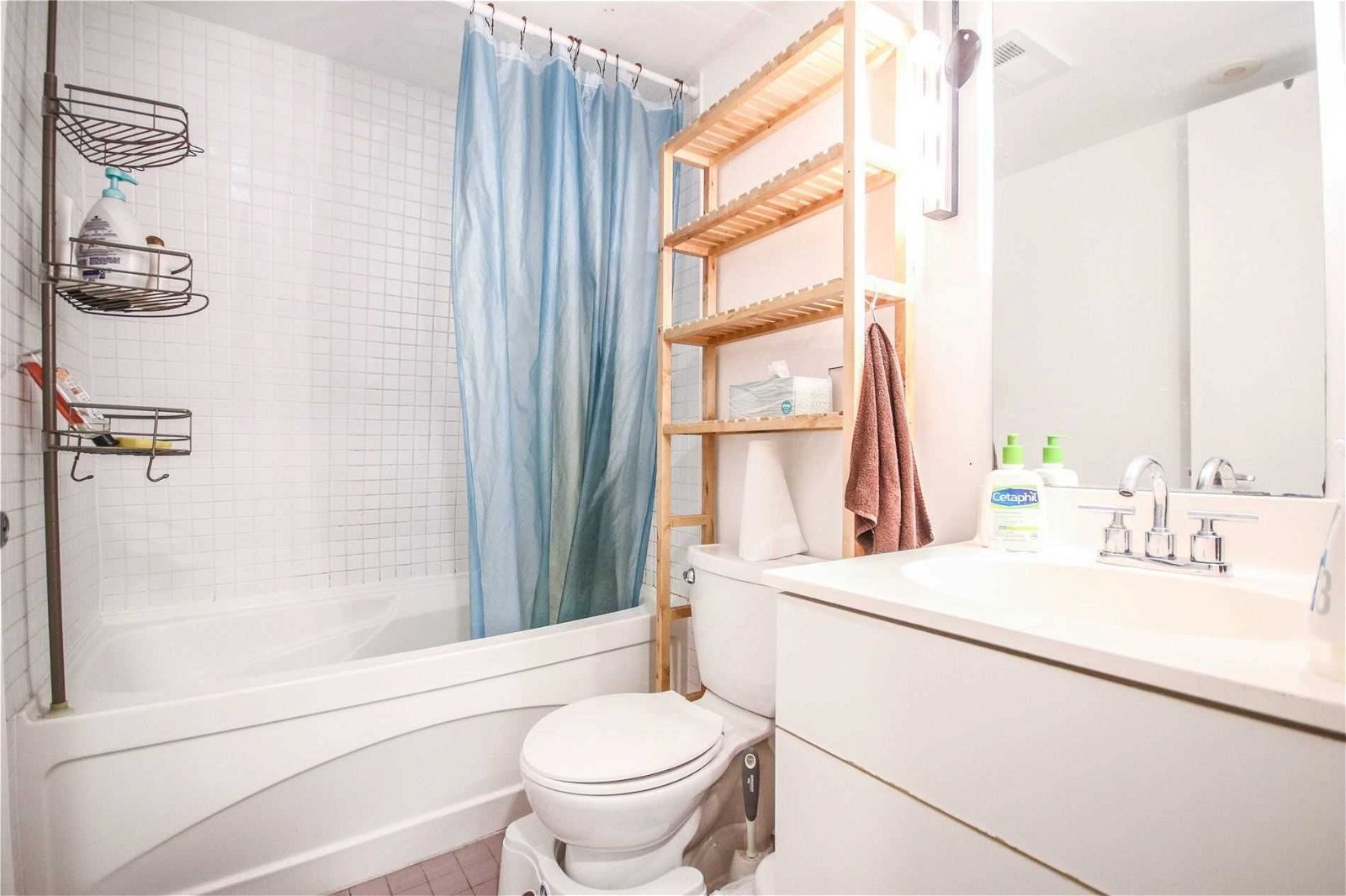 415 Jarvis St, unit 329 for rent - image #21