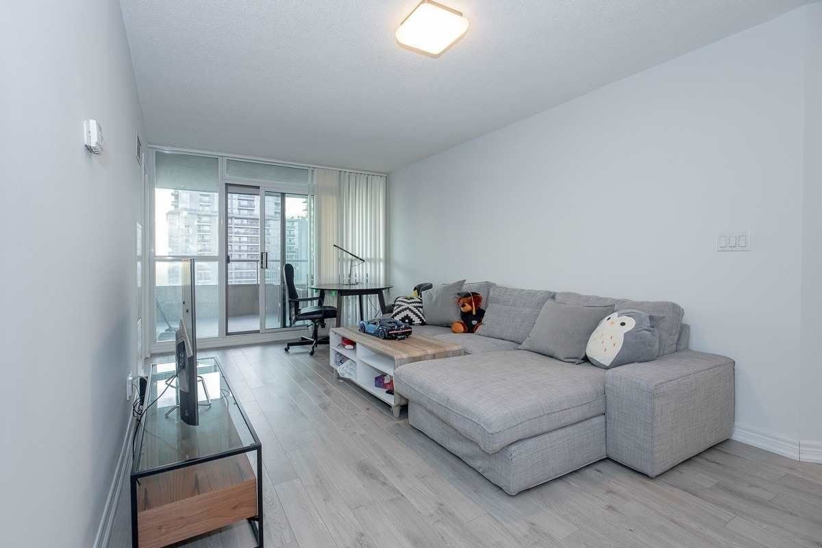 23 Hollywood Ave, unit 3201 for sale - image #5