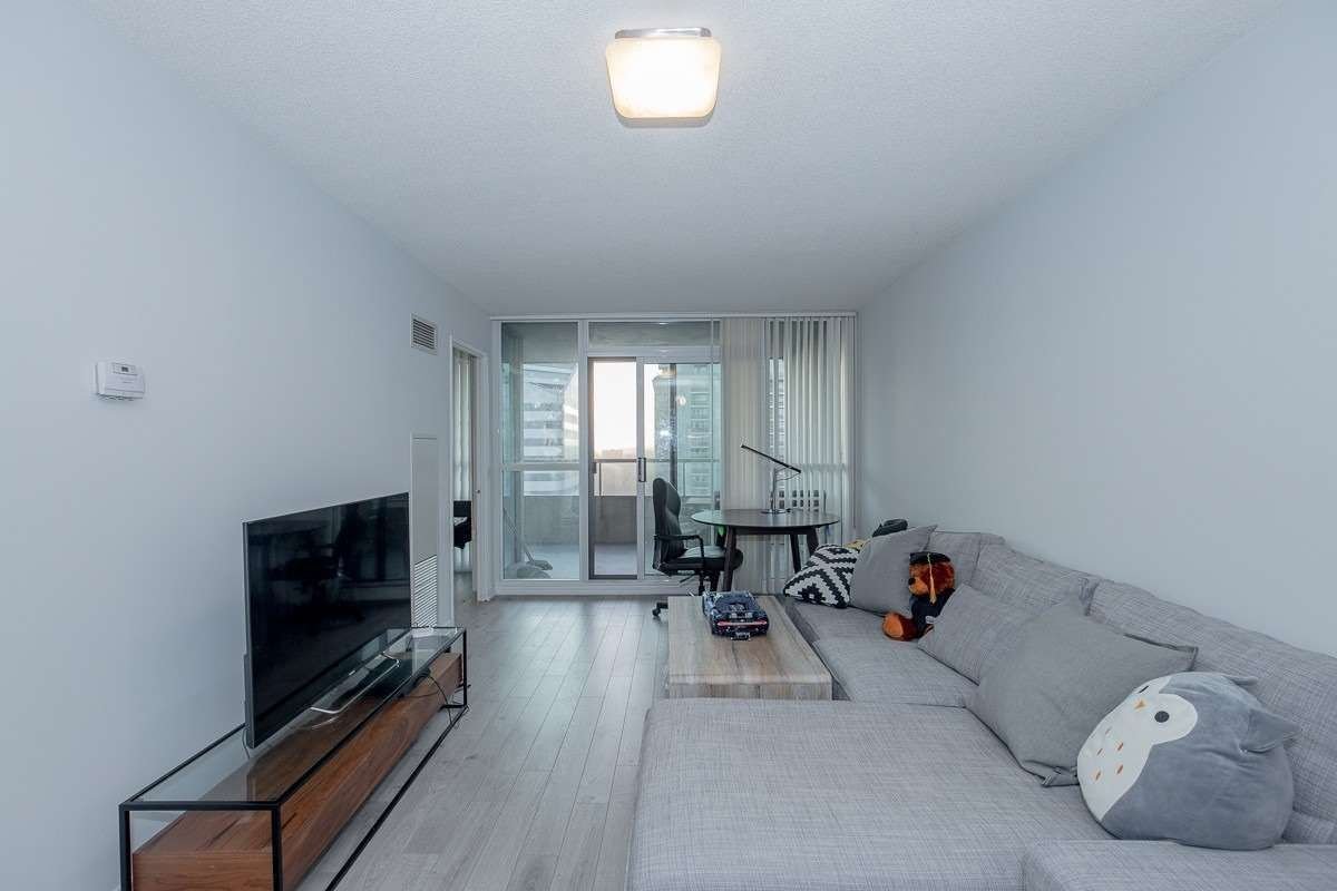 23 Hollywood Ave, unit 3201 for sale - image #6