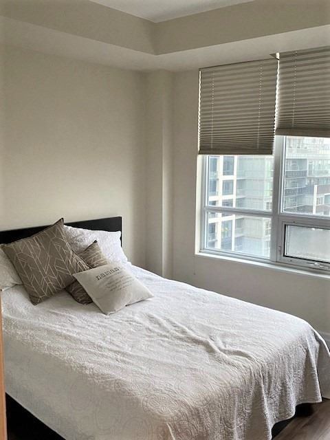 500 St Clair Ave W, unit 608 for rent