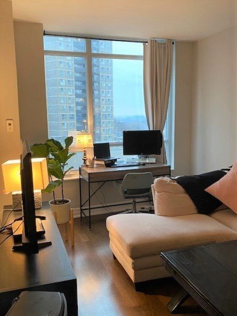 500 St Clair Ave W, unit 608 for rent