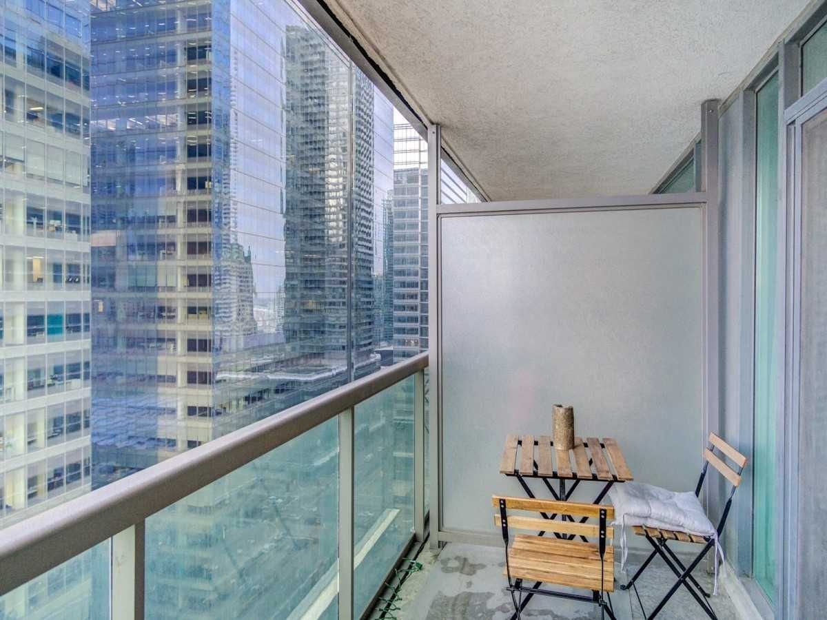 30 Grand Trunk Cres, unit 2703 for rent - image #16