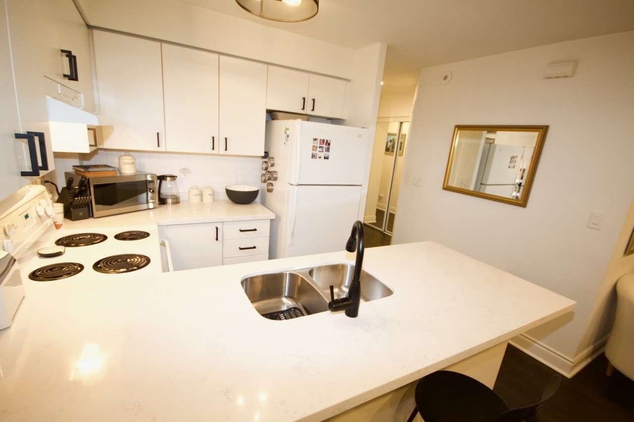 415 Jarvis St, unit 123 for rent - image #11