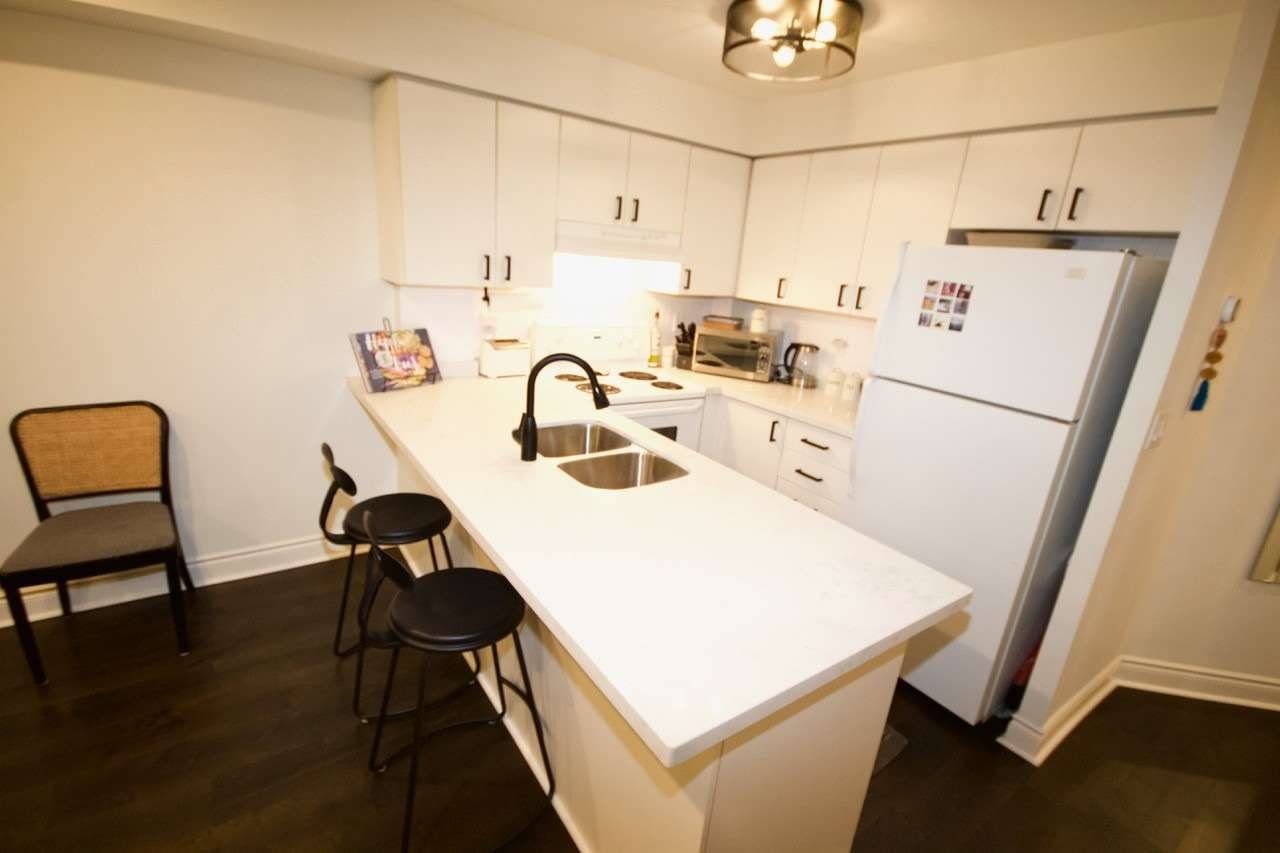 415 Jarvis St, unit 123 for rent - image #9