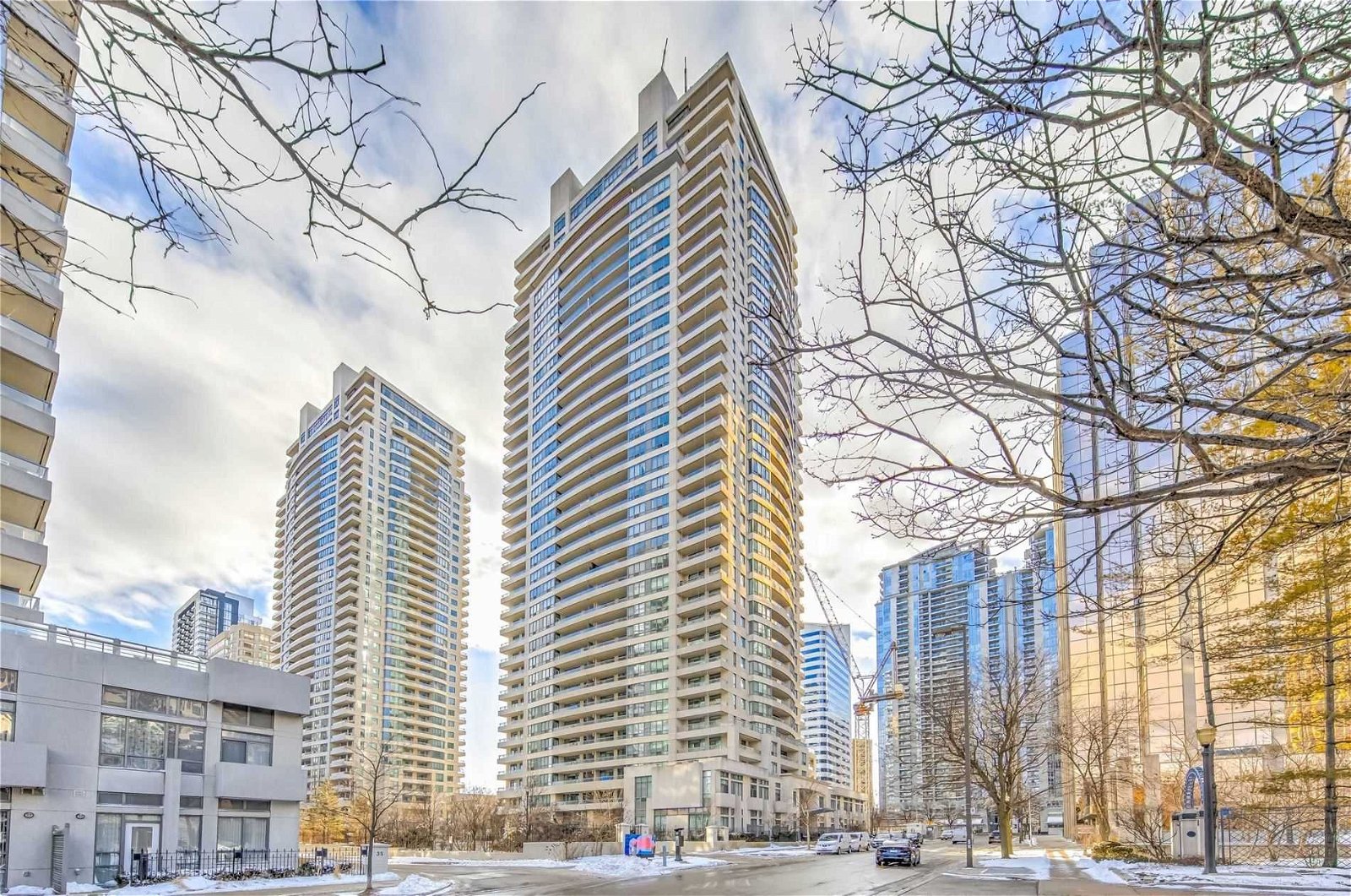 23 Hollywood Ave, unit 503 for sale - image #1