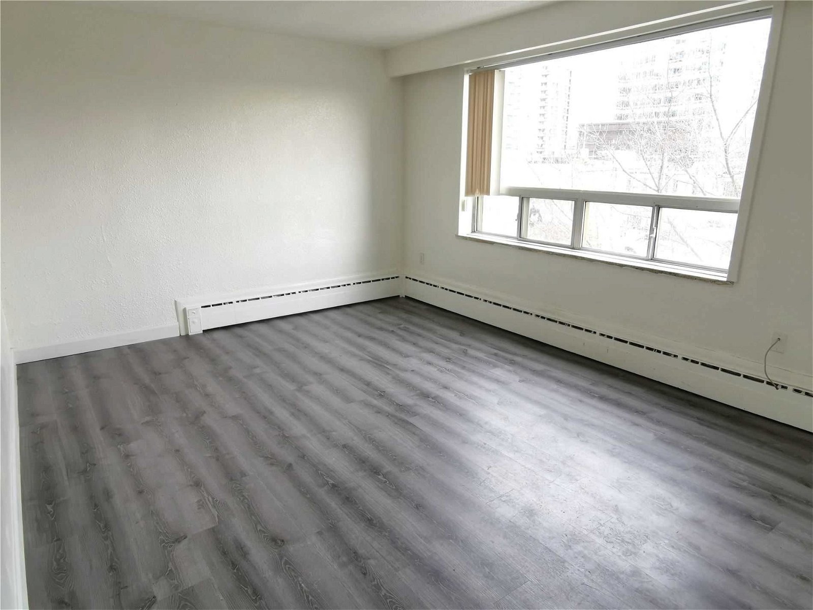11 Churchill Ave, unit 205 for rent - image #4